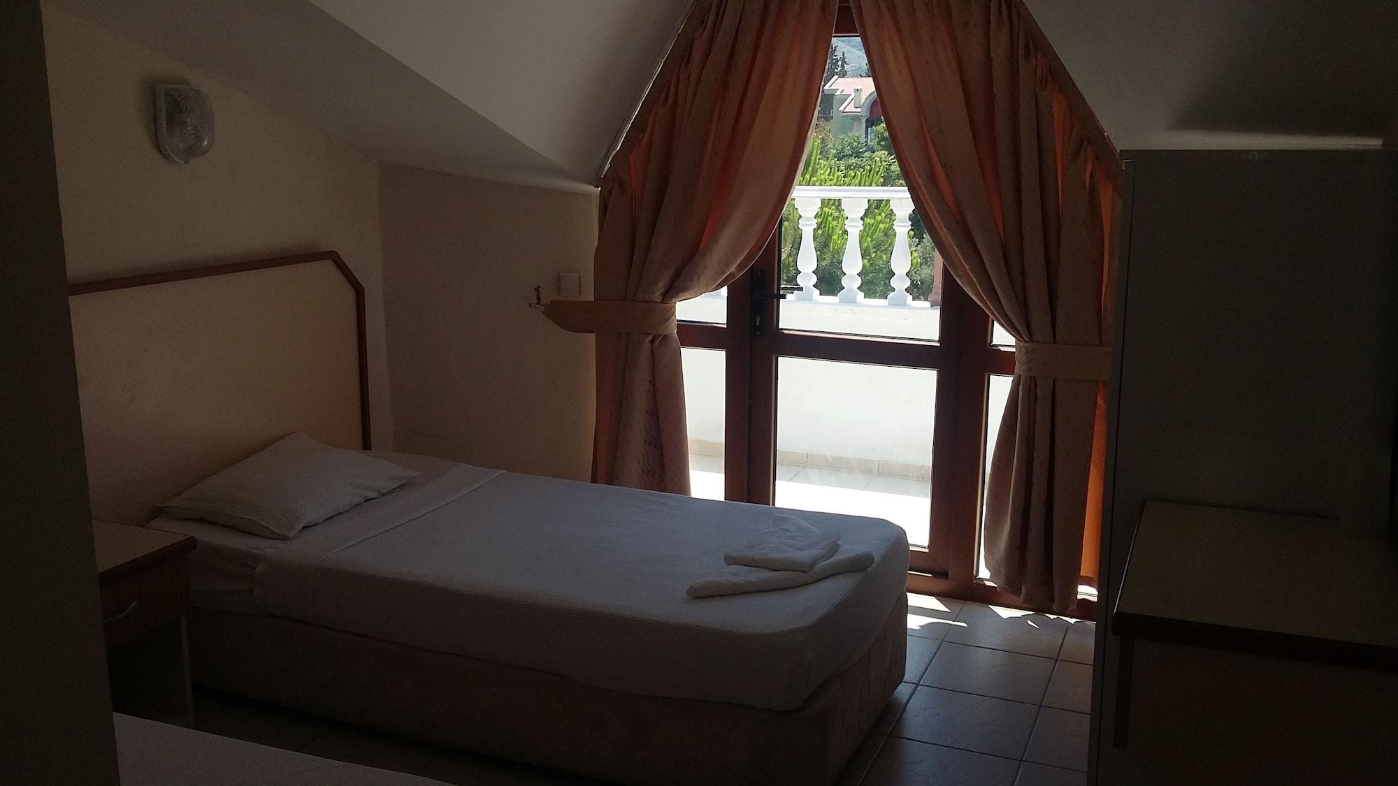 Unver Hotel Μαρμαρίς Εξωτερικό φωτογραφία
