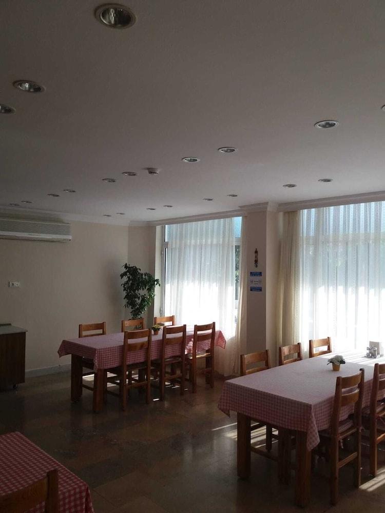 Unver Hotel Μαρμαρίς Εξωτερικό φωτογραφία