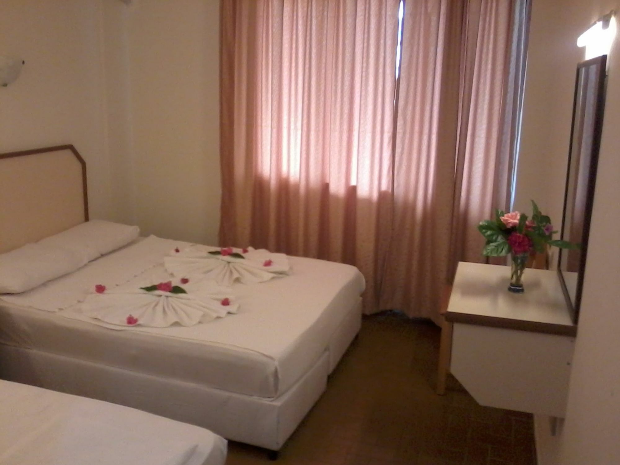 Unver Hotel Μαρμαρίς Εξωτερικό φωτογραφία